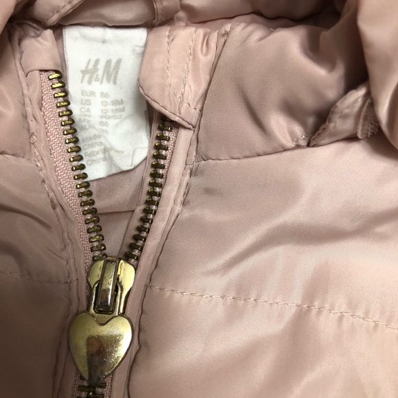 H & M toddler puffer vest blush pink 12-18 months - Picture 3 of 4